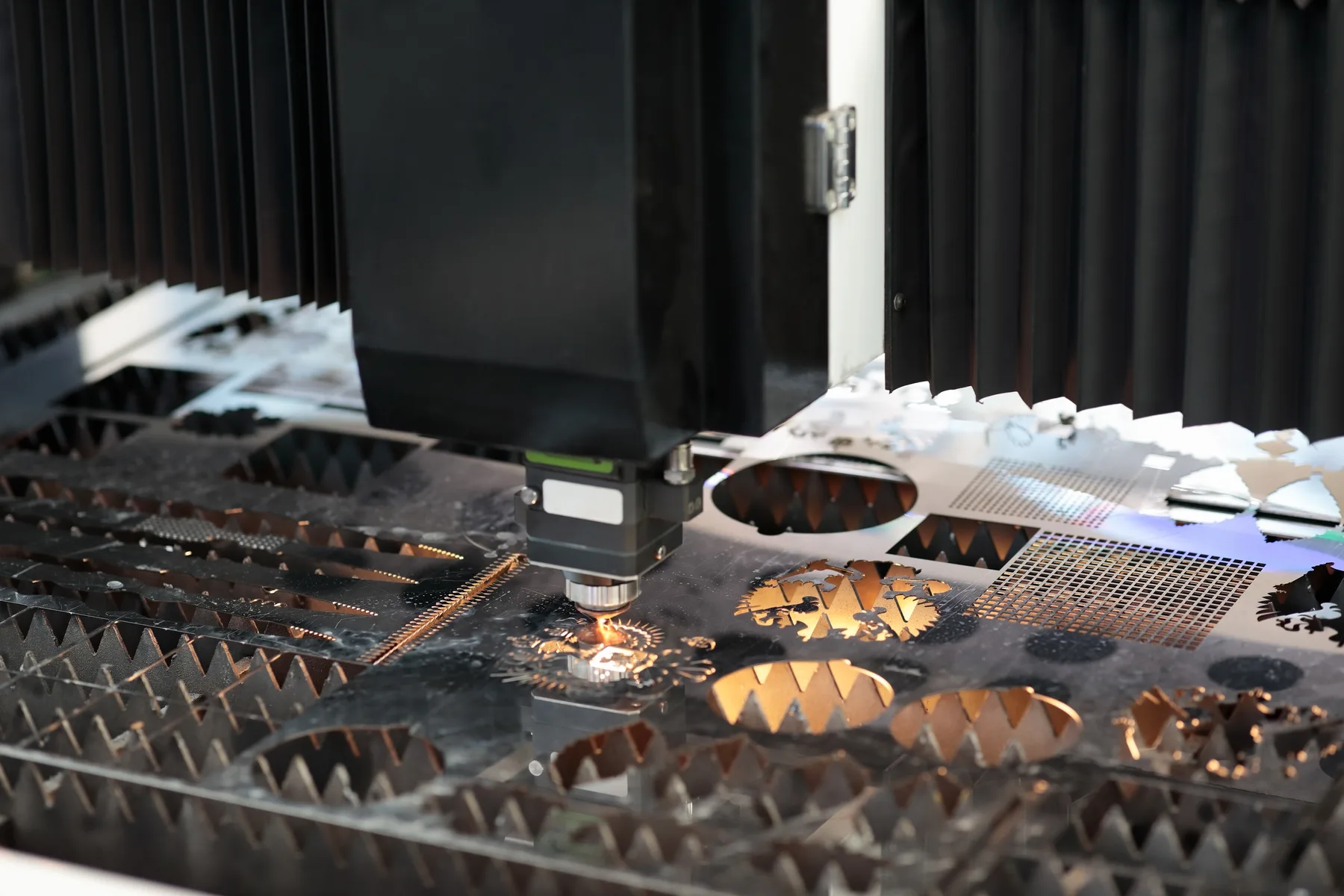 Stainless steel components for building and infrastructure projects